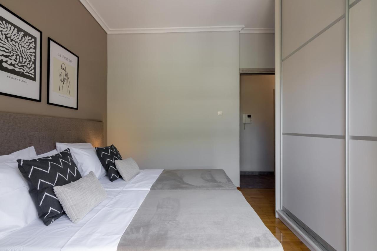Spacious 2 Bedroom Apartment In Koukaki Афины Экстерьер фото