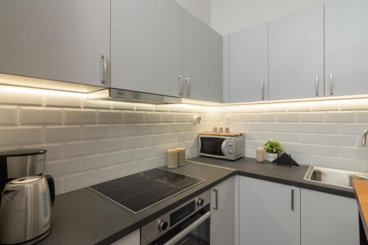 Spacious 2 Bedroom Apartment In Koukaki Афины Экстерьер фото